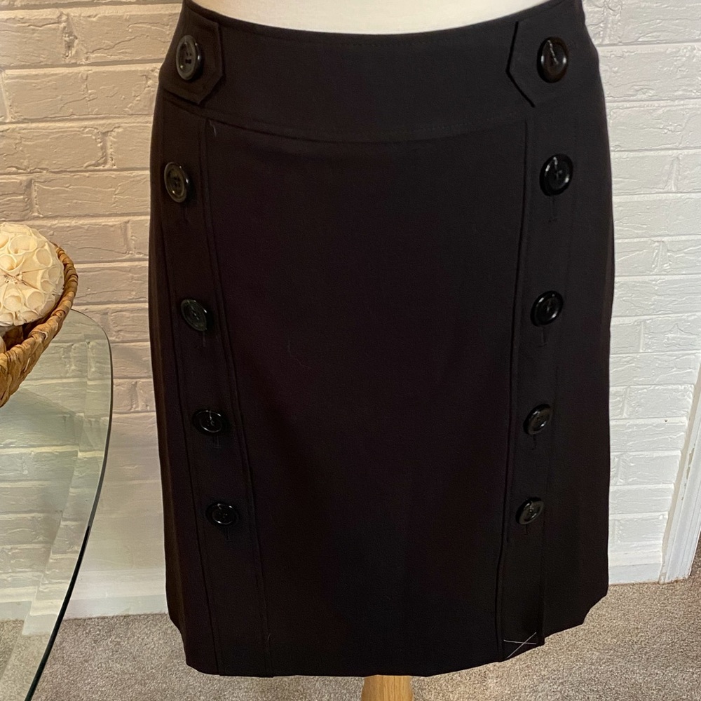 ANN TAYLOR Factory Black, button detail Skirt. Size 10 NWT. CUTE 🥰
